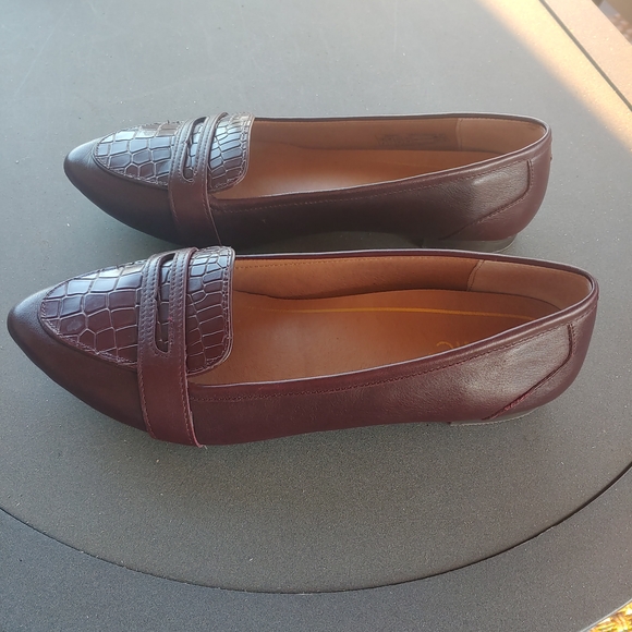 Vionic Savannah Dark Brown Croc-Embossed Loafers 9 - Picture 2 of 11